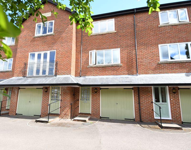 2-bed terraced on Cubitts Place, Wellington, £250,000