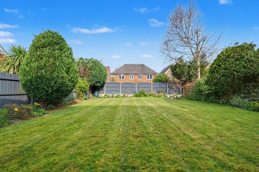 Eglantine Close, Oadby, LE2 - View 2