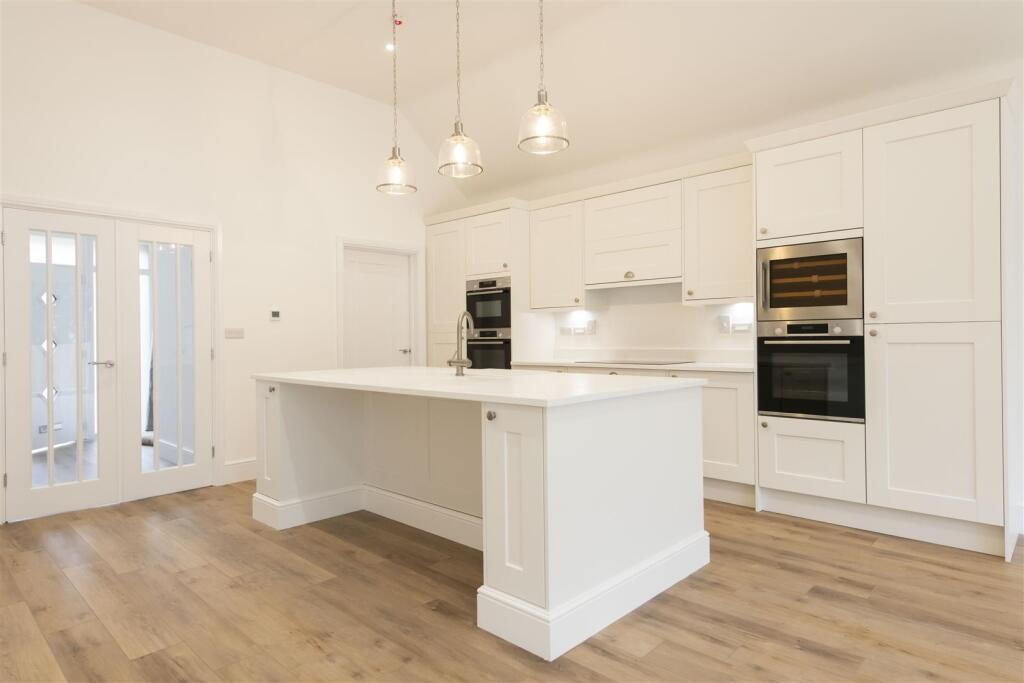 House in Burton Latimer - View 5