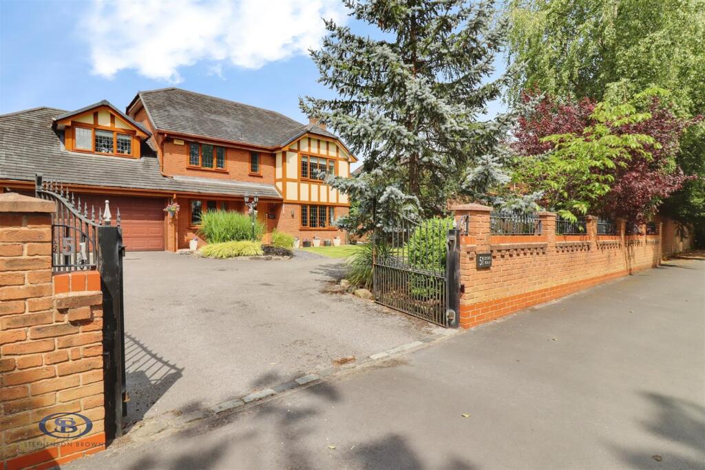 Main image of property: Crewe Road, Haslington