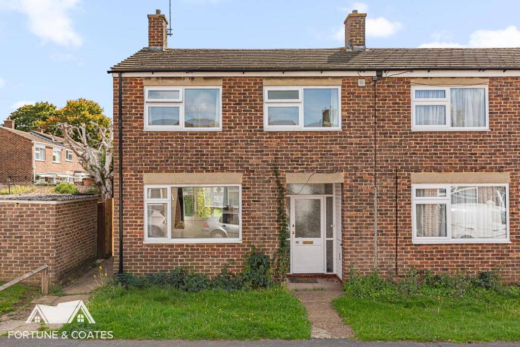 3-bed house on Willowfield, Harlow, £300,000