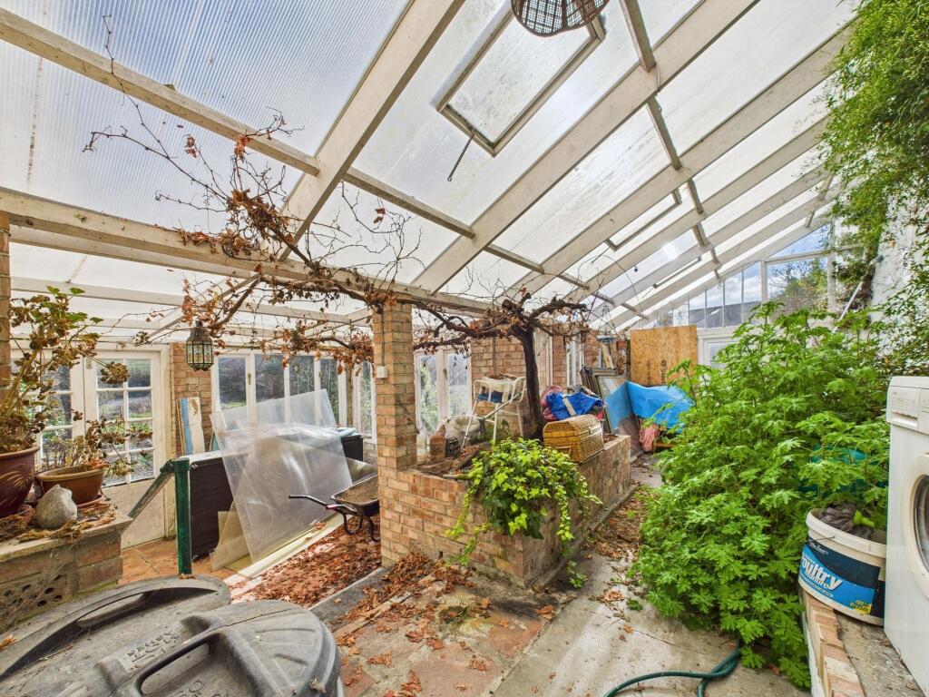 House in Haverfordwest, Albert Town - More