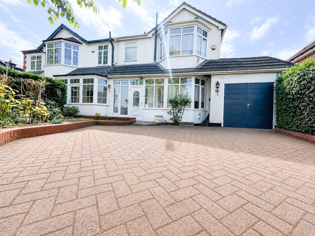 Main image of property: Elmdon Lane, Marston Green, B37