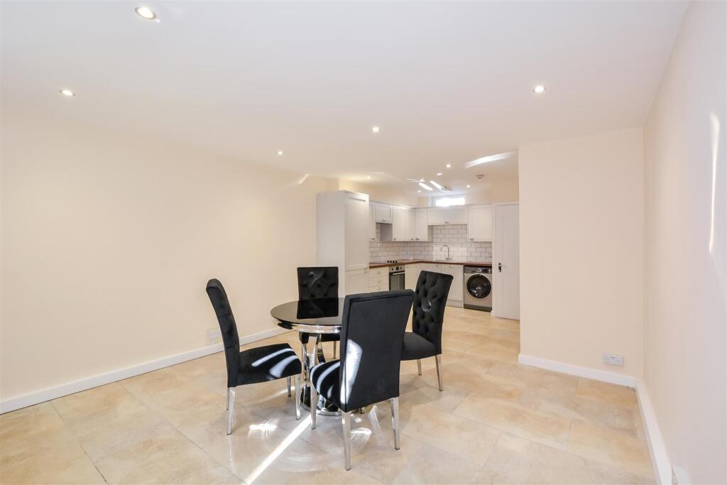 4 bedroom terraced house for rent