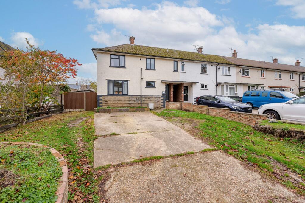 3-bed terraced on St. Annes Crescent, Gorleston, £190,000