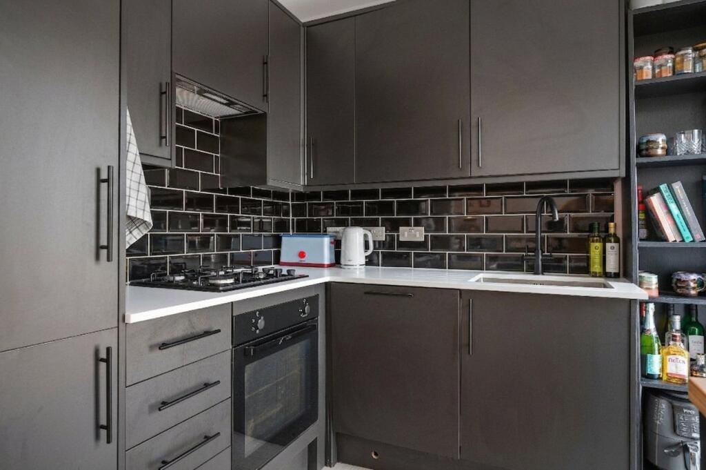 Brecknock Road, London, N7 - View 4