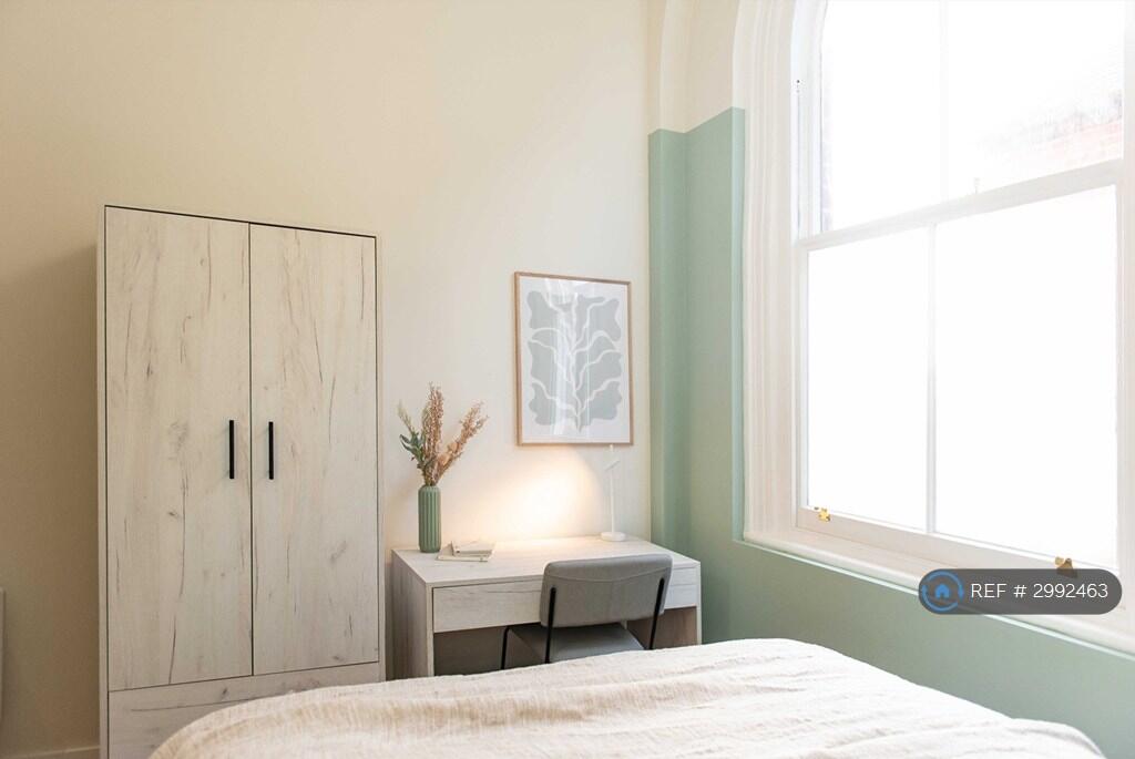 Apartment in Nottingham - View 4