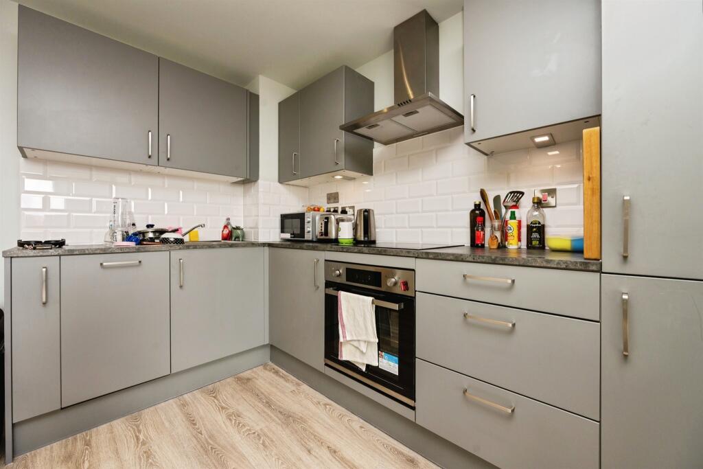 Apartment in Birmingham, Ladywood - View 5