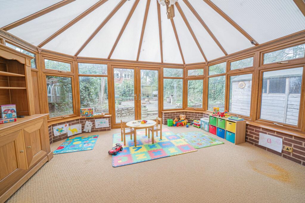 House in Solihull, Dorridge - More