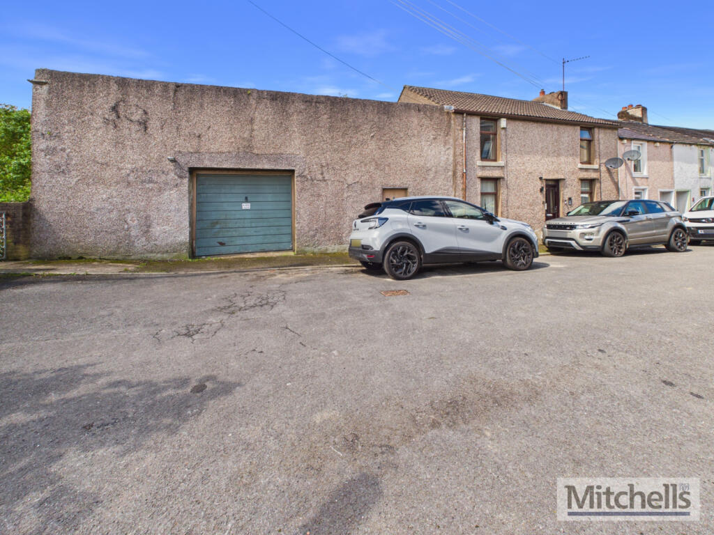 Main image of property: 10 Dyke Nook, FRIZINGTON, CA26