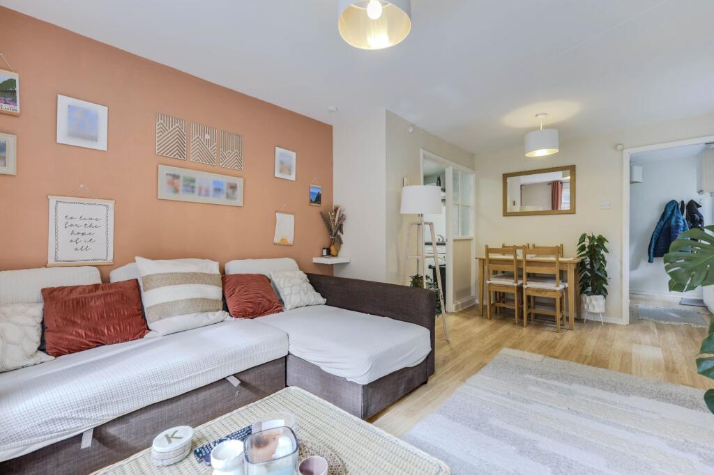Apartment in Leeds, West Yorkshire - View 4