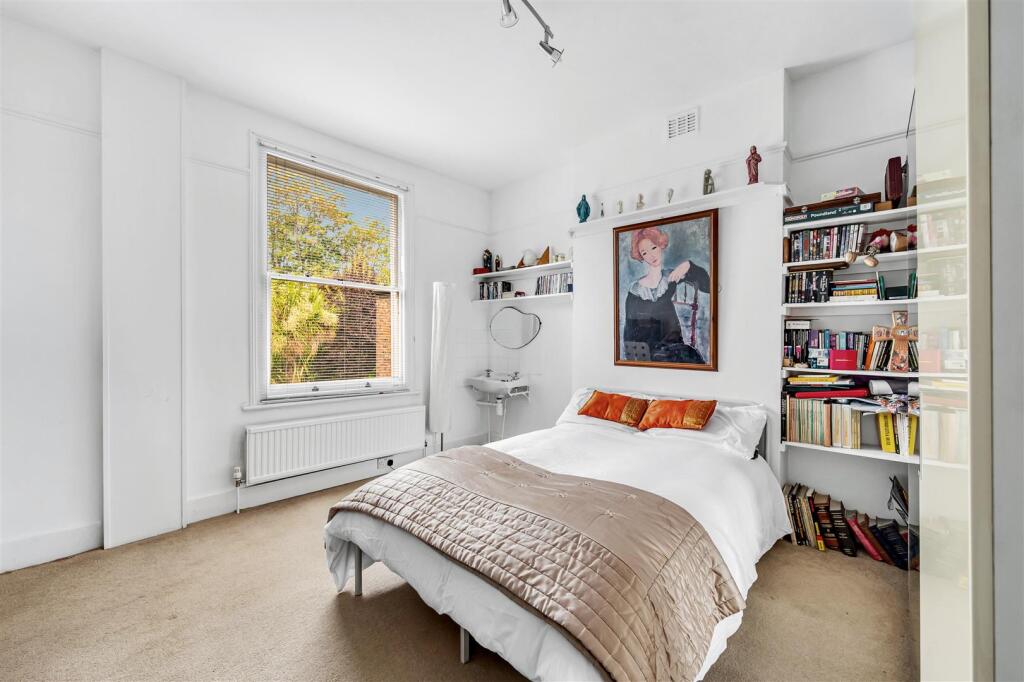 House in London - View 5