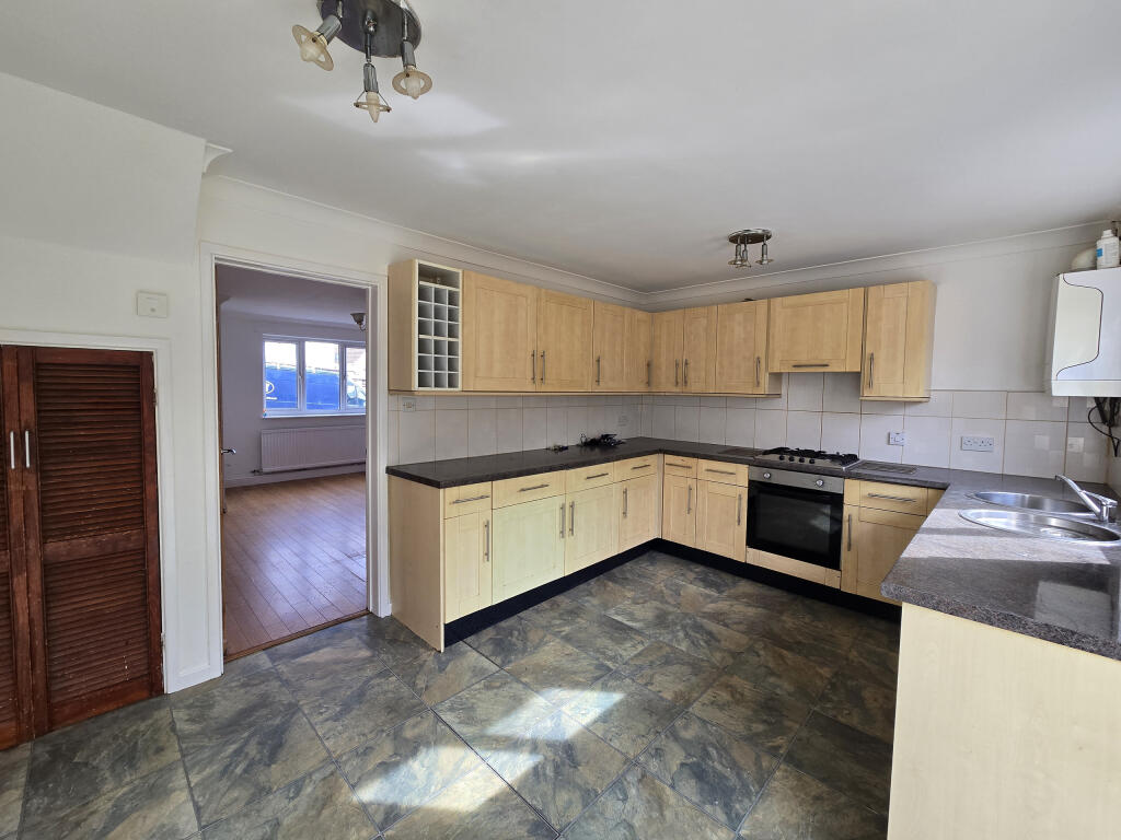 House in Vale of Glamorgan, Sully and Lavernock - View 5