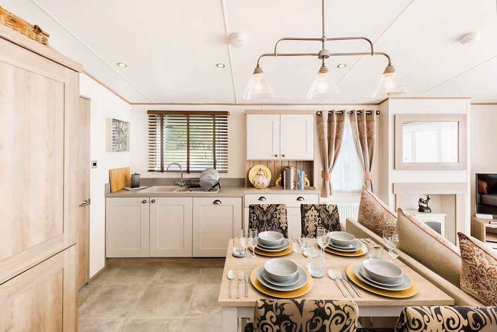House in Cotswold, South Cerney - More