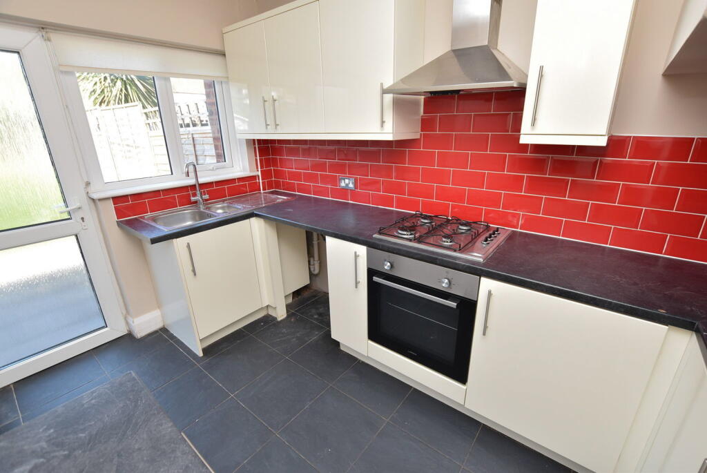 Fairway North, Bromborough photo 4