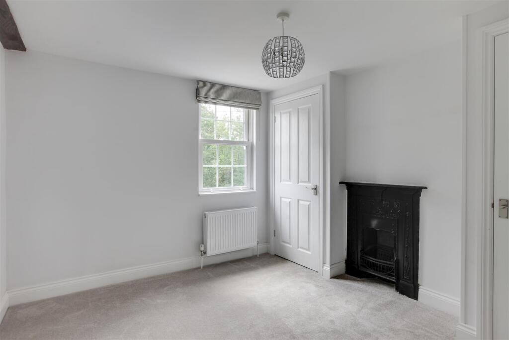 House in Bishop's Stortford, Hockerill - View 4