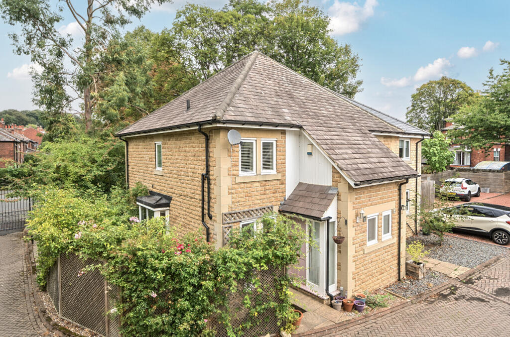 2-bed semi-detached on St Anns Tower Mews, Kirkstall Lane, Headingley, Leeds, LS6, £250,000