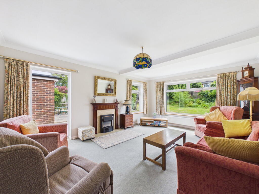 House in Horsham, Roffey, North Horsham - View 2
