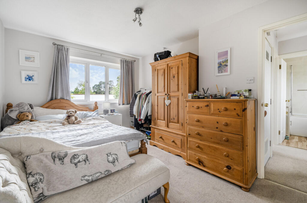 House in Bracknell - View 6