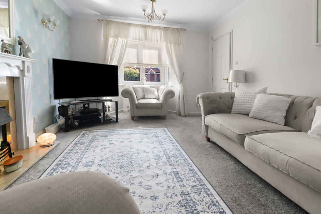 House in Motherwell, North Lanarkshire - More