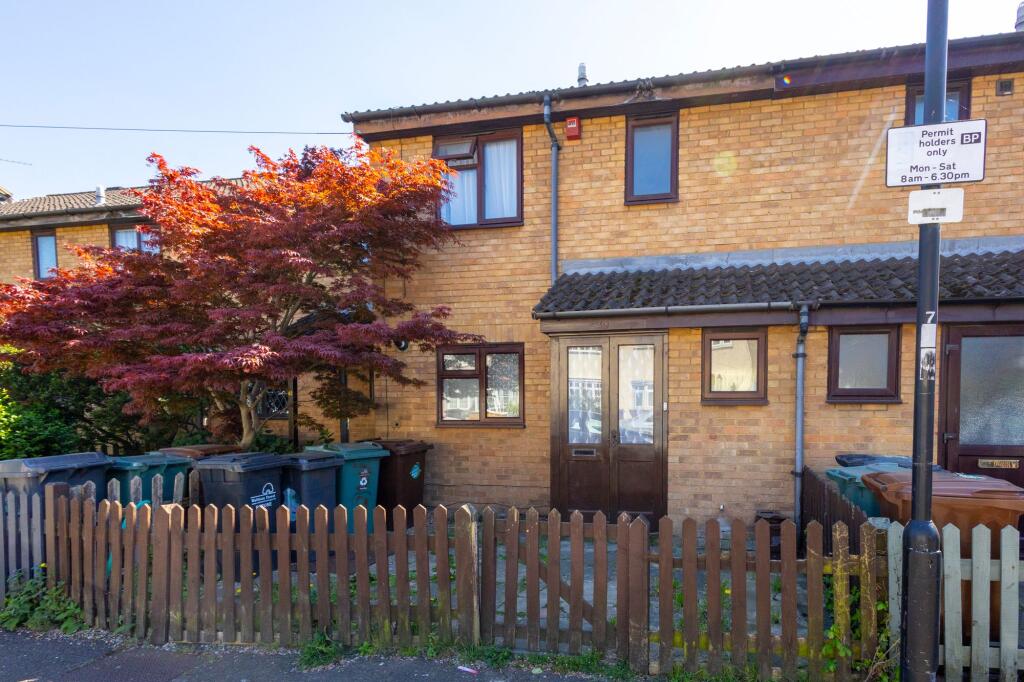 Main image of property: Penrhyn Crescent, London, E17