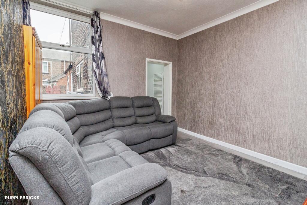 House in Stoke-on-Trent - View 3