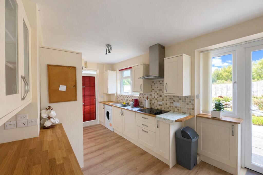 Broadgate Close, Braunton, Devon, EX33 photo 2