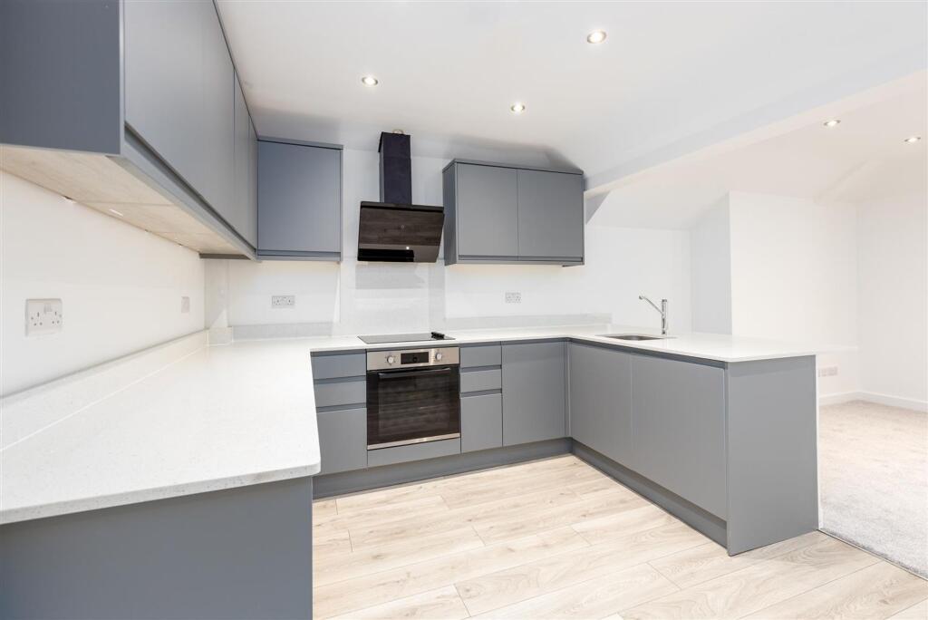 Apartment in Watford - View 2