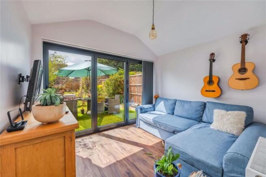King Edward Road, Bedford, MK41 photo 4