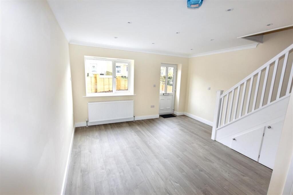 Cardrew Close, Redruth photo 2