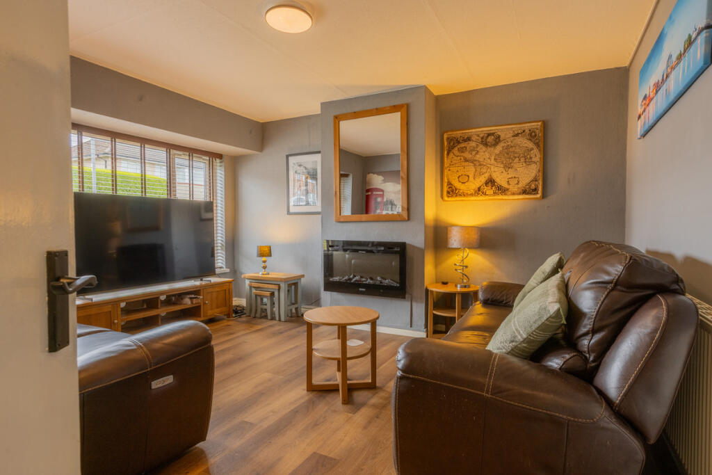 Apartment in Newport, Pye Corner, Rogerstone - View 2