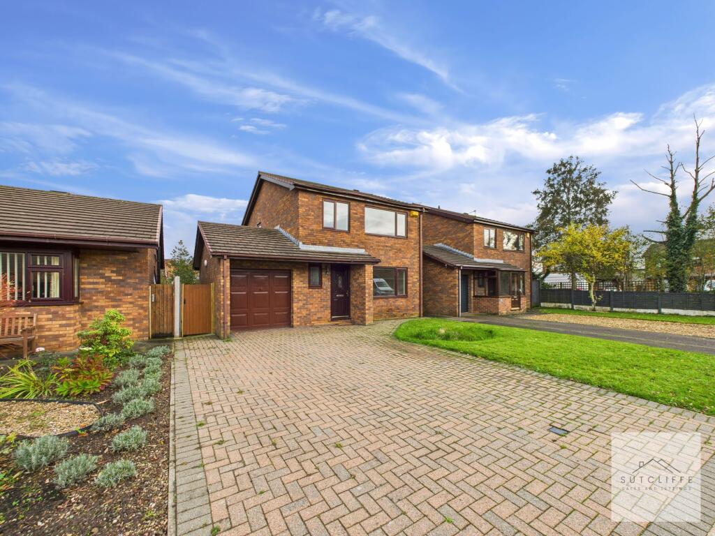 3-bed detached on Meadow Park, Cabus, PR3, £290,000