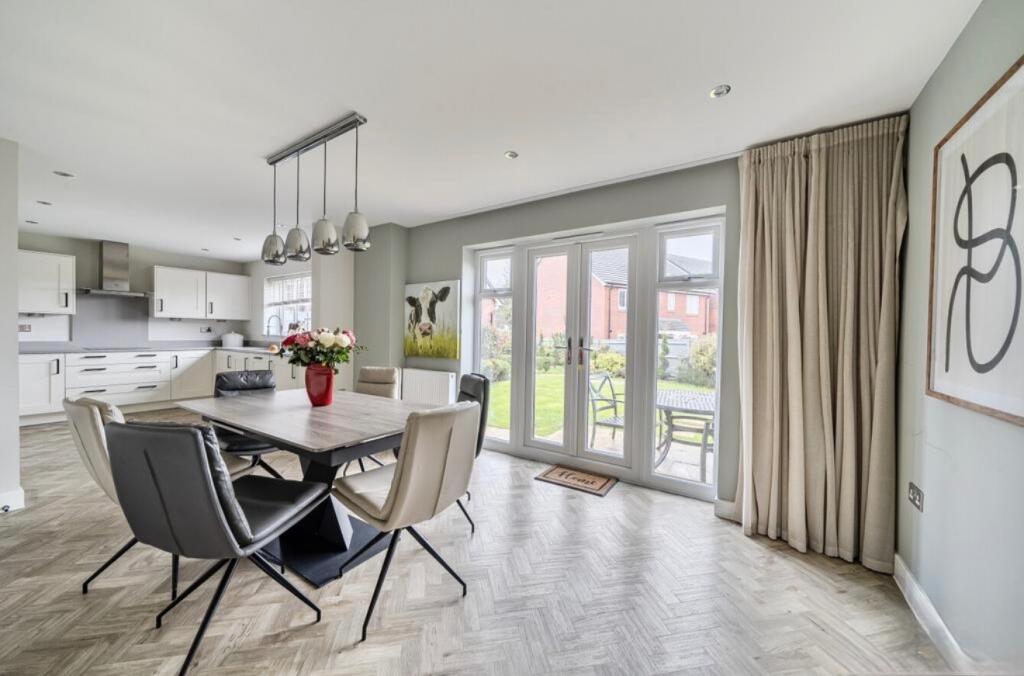 House in Swindon, Wroughton - View 5
