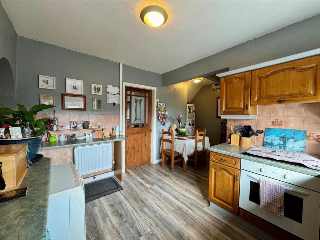 Highfield Crescent, Halesowen photo 4