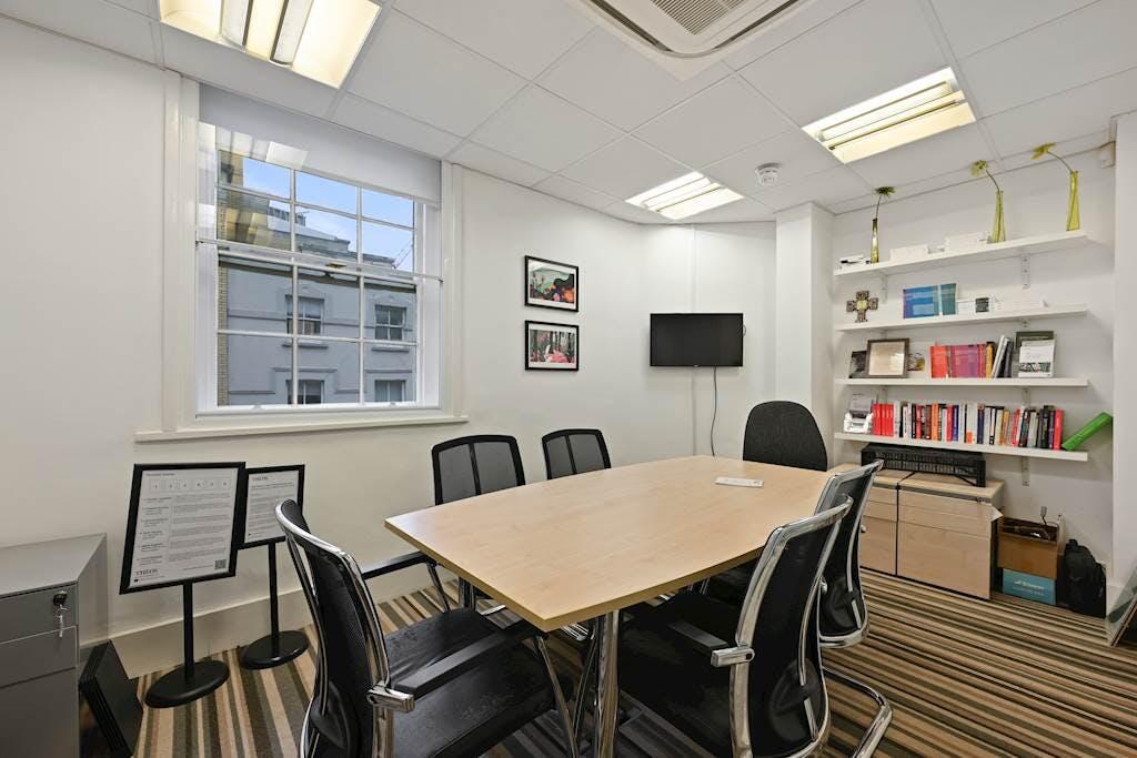 05-b718GCTSP - 77 Great Peter St - Office 6 -Original (6)-small.JPG