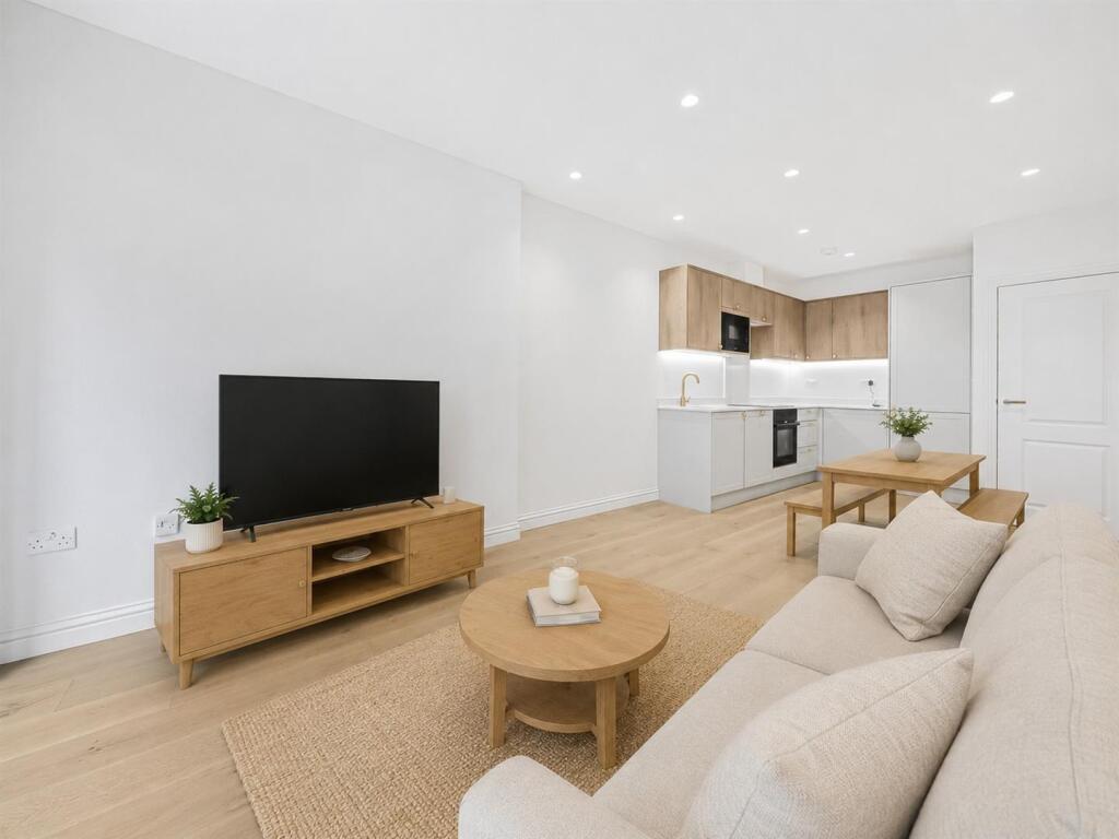 Apartment in London, Kilburn - More