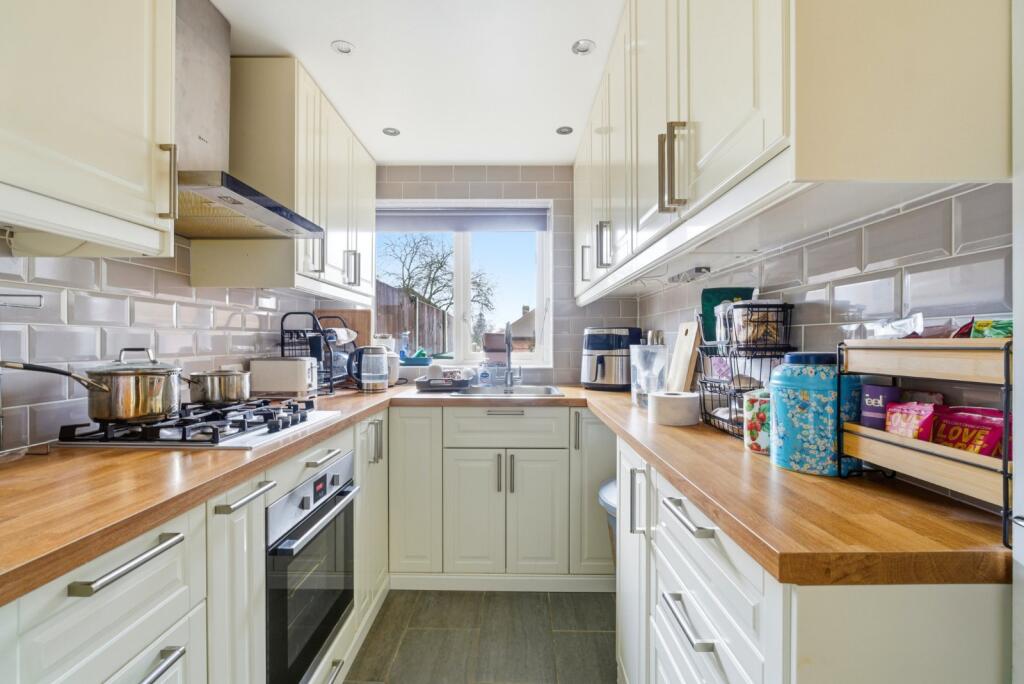Meadow Close, London Colney, St. Albans, Hertfordshire, AL2 photo 3
