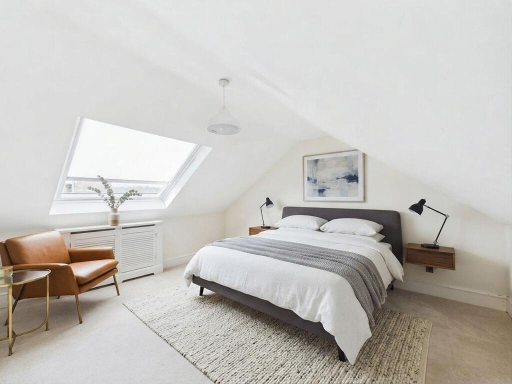 House in Nottingham - View 3