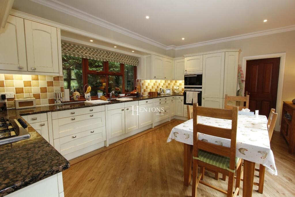 Llandennis Court, Cyncoed, Cardiff photo 4