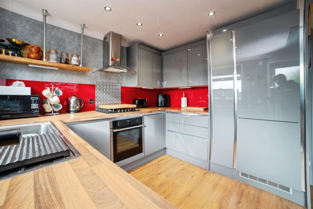 Cedar Drive, Selston, NOTTINGHAM photo 3