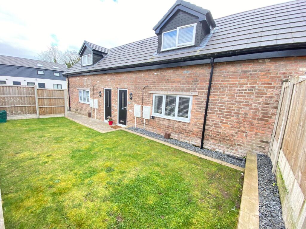 Main image of property: unfurnished Oak House, Easthorpe Street, Ruddington, Nottingham