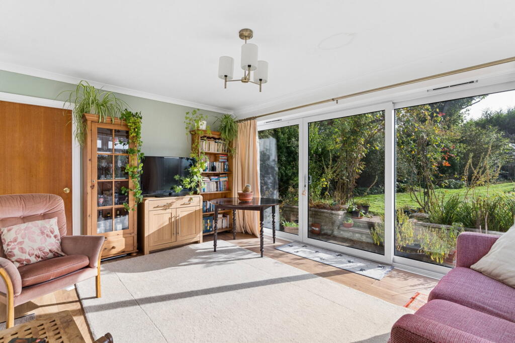 Knolls Way, Clifton, Shefford, SG17 5QZ photo 4