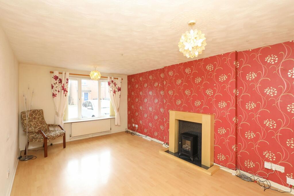 House in Sheffield, Normancroft, Manor - View 2