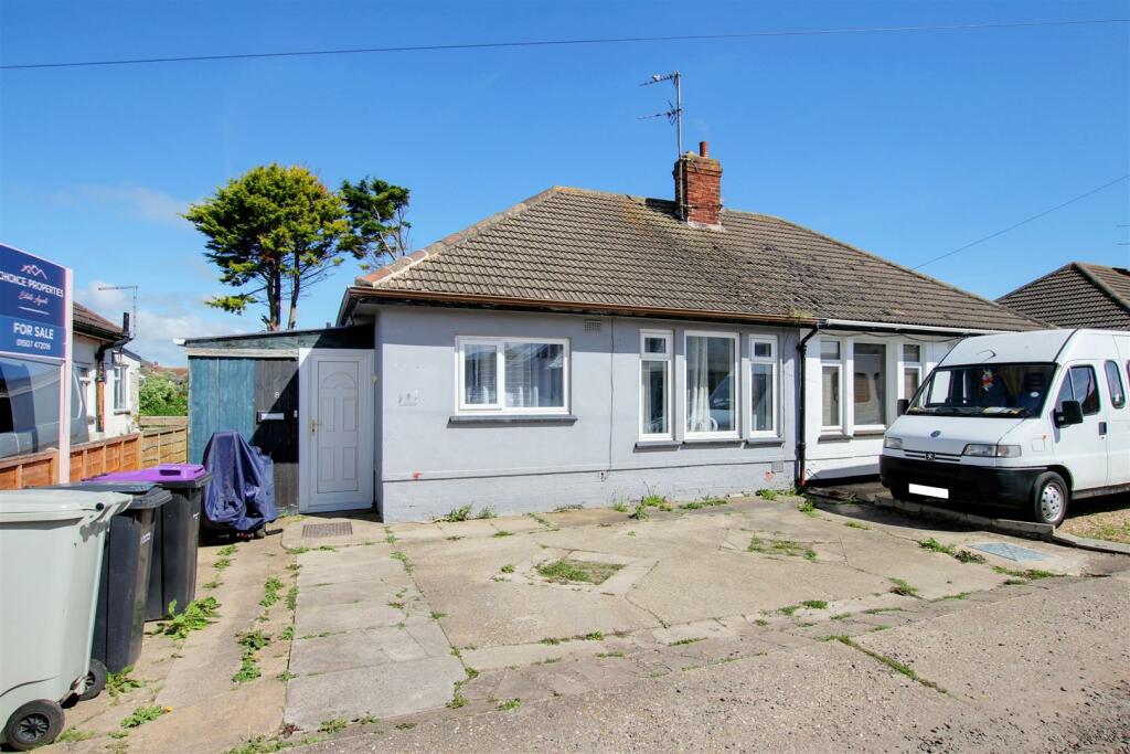 2-bed bungalow on Millfield, Trusthorpe, Mablethorpe, £148,000