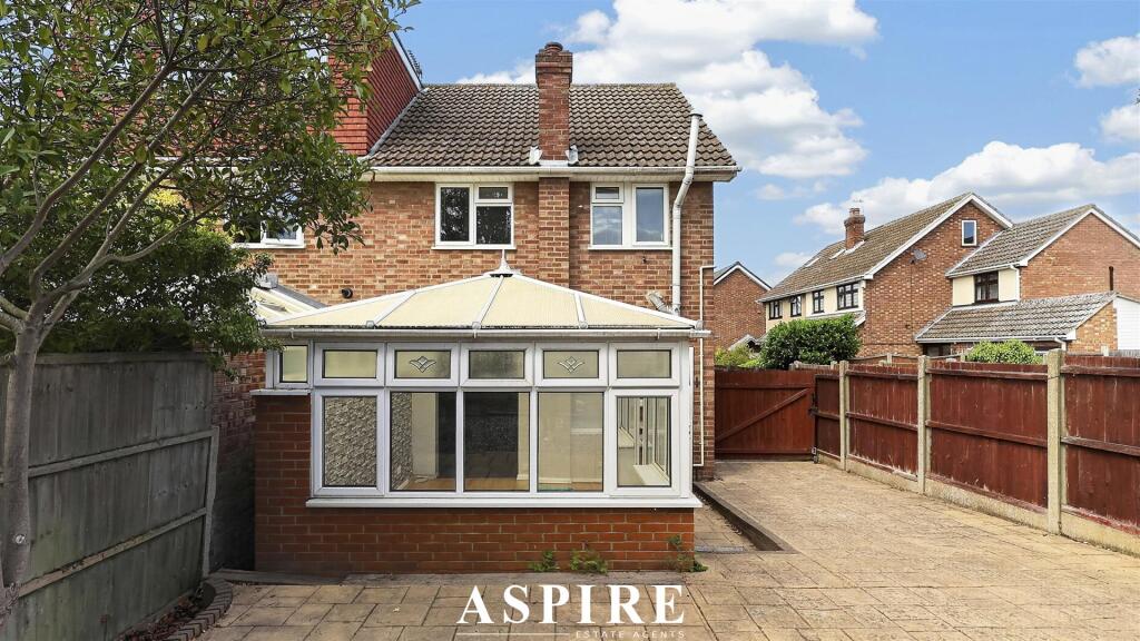 House in Thurrock, Essex - View 4