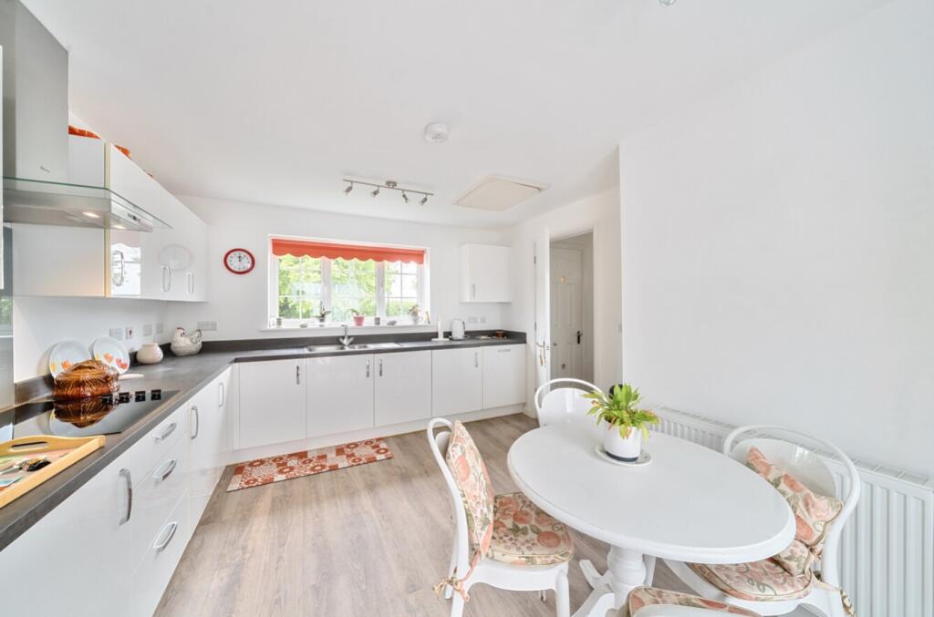 Main image of property: Hawthorne Road, Humberston, Grimsby, Lincolnshire, DN36