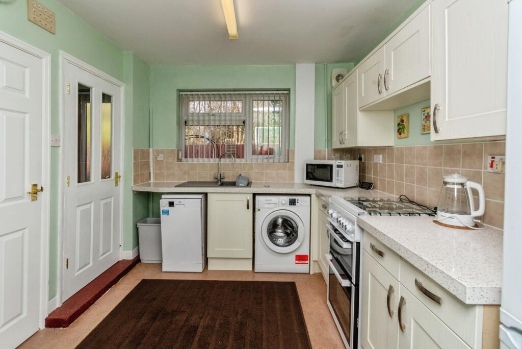 Pimbury Road, WILLENHALL, West Midlands, WV12 photo 3