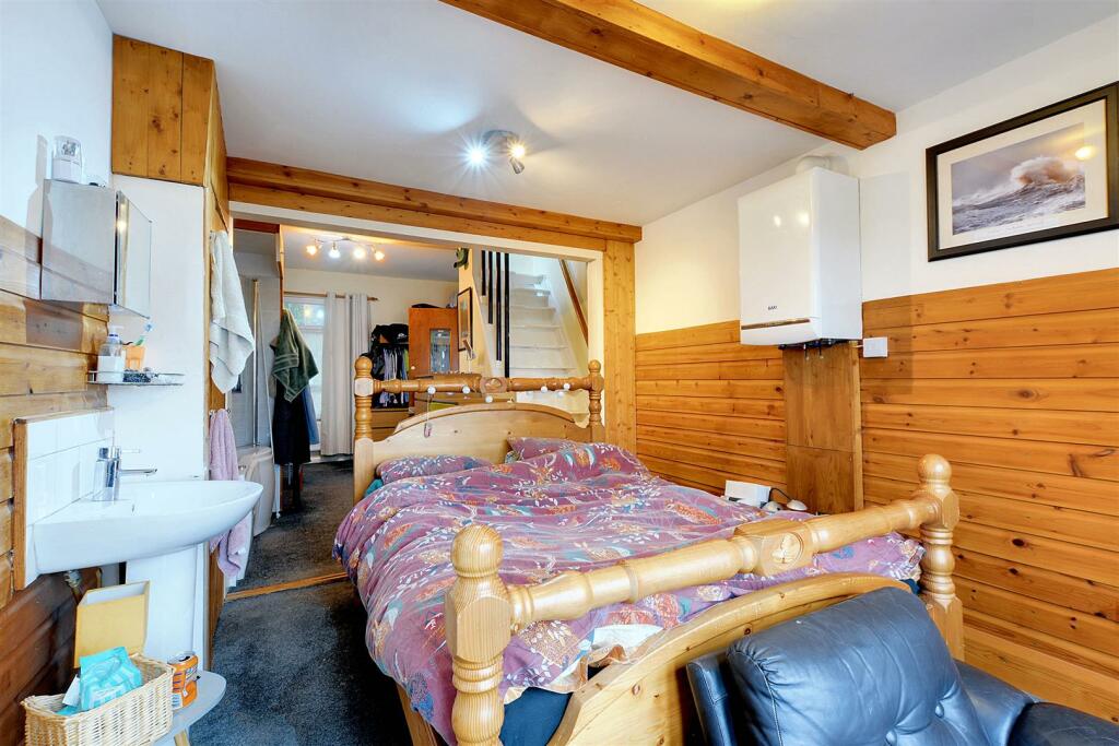 House in Nottingham, Hyson Green - View 5