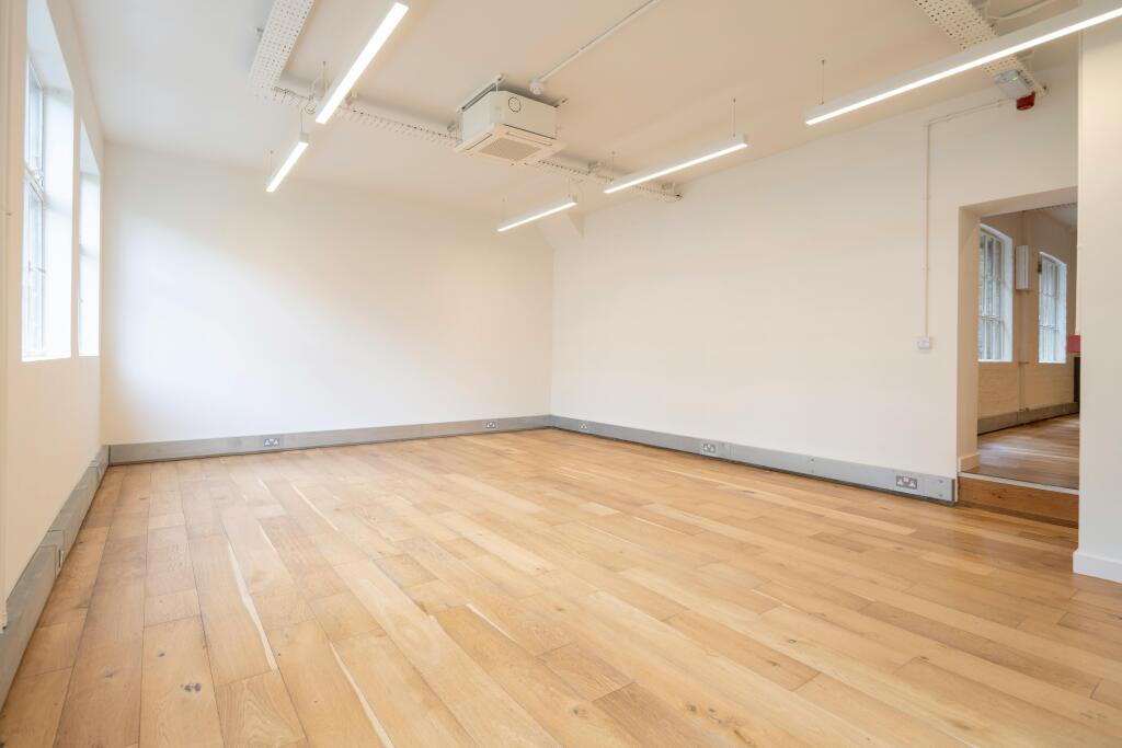 MC4349-6168-HR.jpg