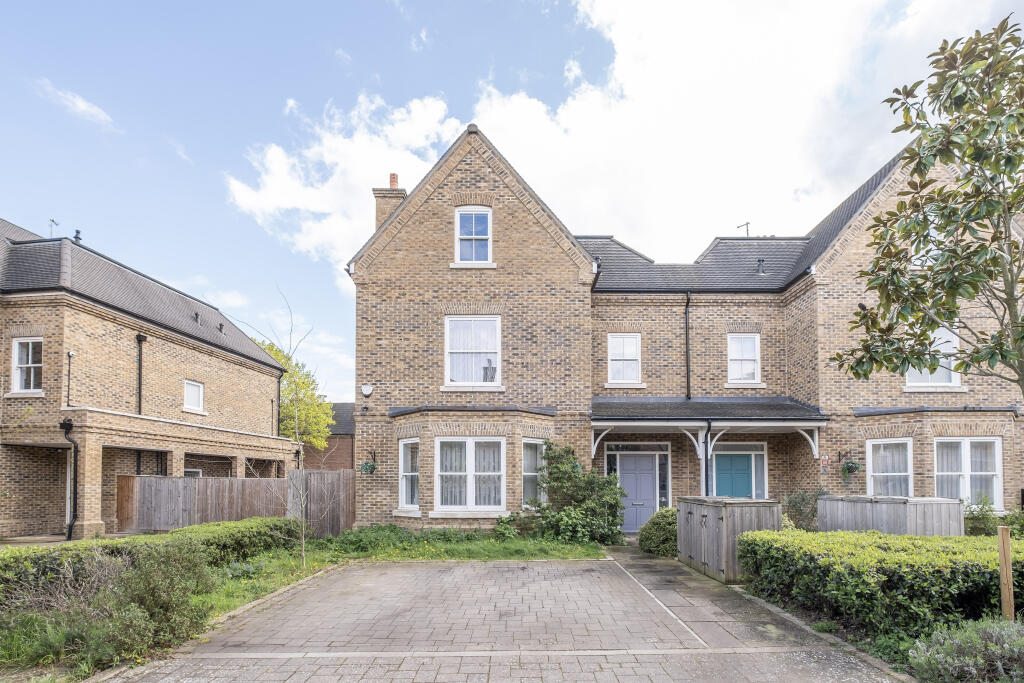 Main image of property: Barrons Chase, Richmond, TW10